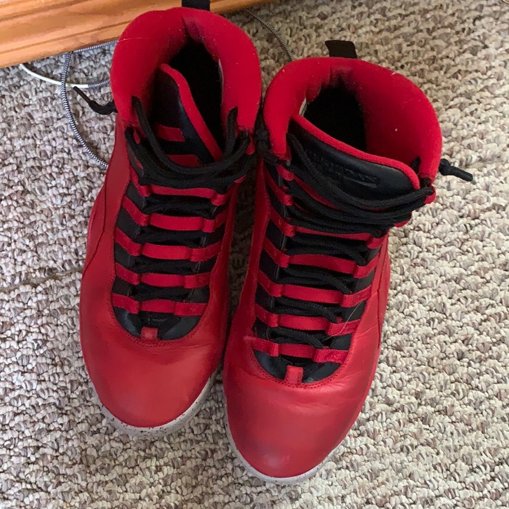 Jordan 10 bulls over Broadway